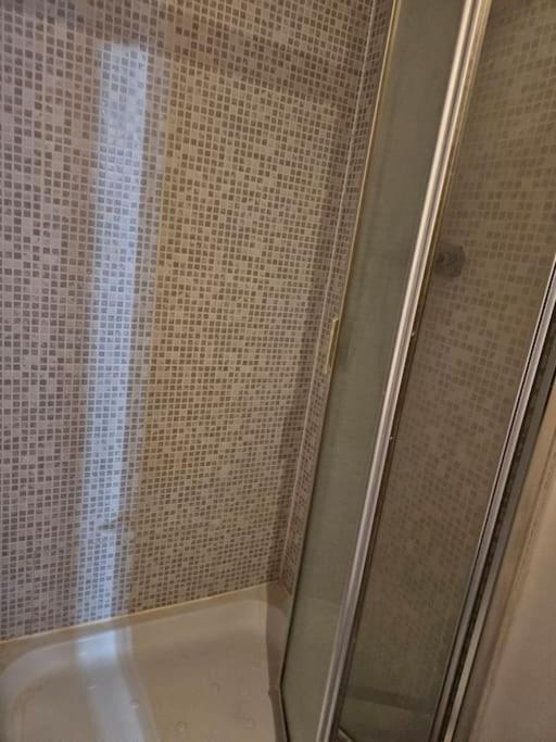 Big Double Room With Bathroom In 2 Bedroom Flat Kitchen Is Shared Harrow on the Hill Exterior foto